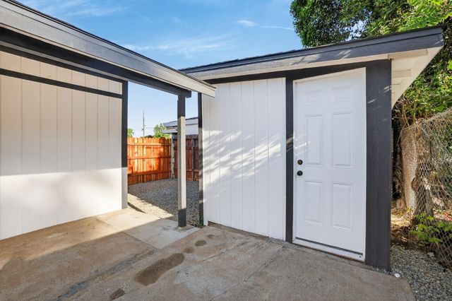 4707 Parker Ave, Sacramento, CA 95820