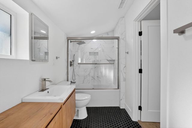 4707 Parker Ave, Sacramento, CA 95820