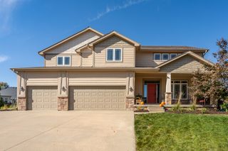 16565 Briarwood Court, Clive, IA 50325