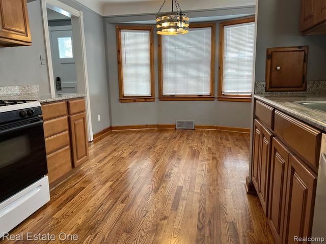 1127 Hoffman Avenue, Royal Oak, MI 48067