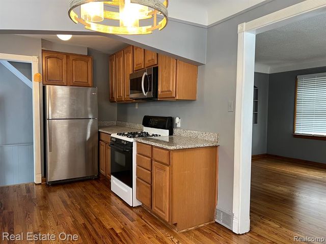 1127 Hoffman Avenue, Royal Oak, MI 48067