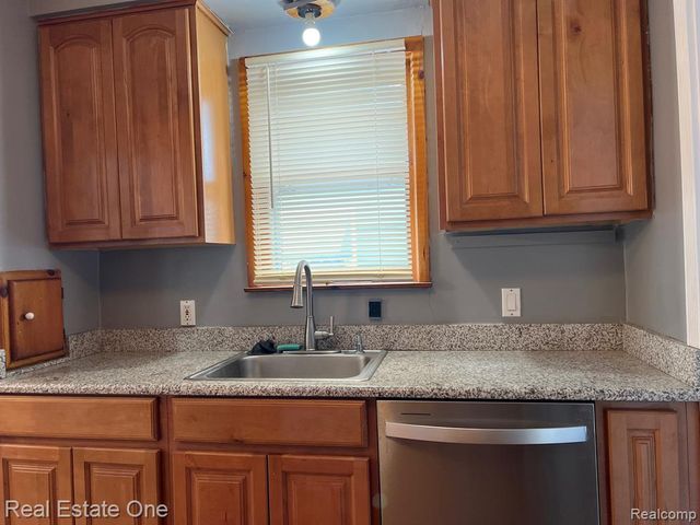 1127 Hoffman Avenue, Royal Oak, MI 48067