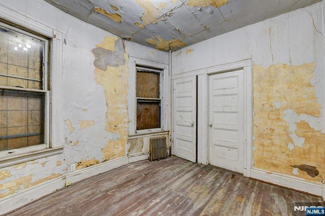 249 4th Street, Newark, NJ 07107