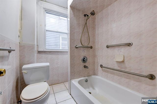 249 4th Street, Newark, NJ 07107