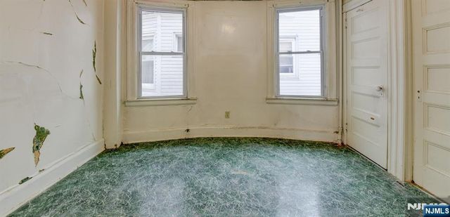 249 4th Street, Newark, NJ 07107