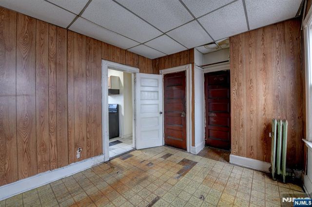 249 4th Street, Newark, NJ 07107