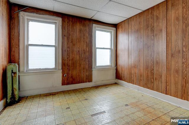 249 4th Street, Newark, NJ 07107