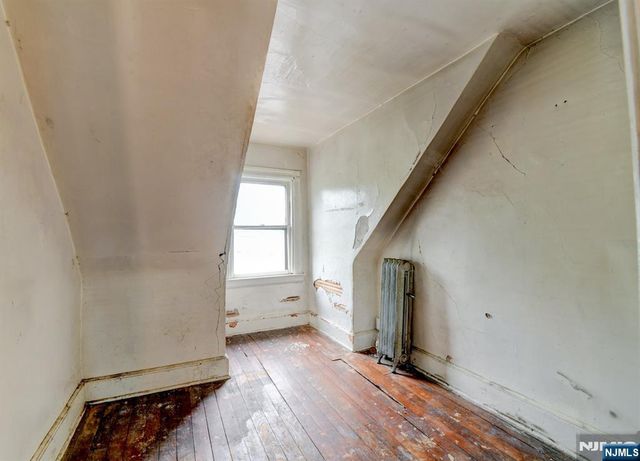 249 4th Street, Newark, NJ 07107