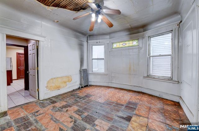 249 4th Street, Newark, NJ 07107