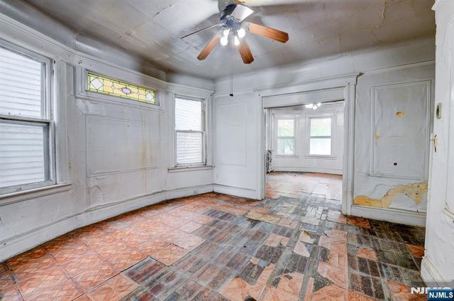 249 4th Street, Newark, NJ 07107
