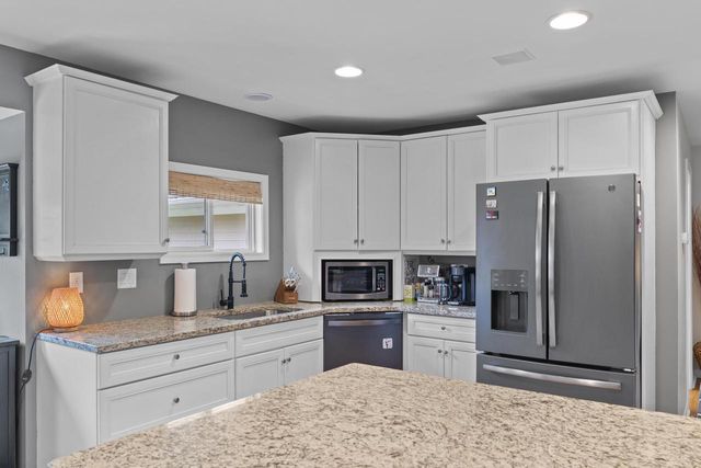 11456 N Solar AVENUE, Mequon, WI 53097