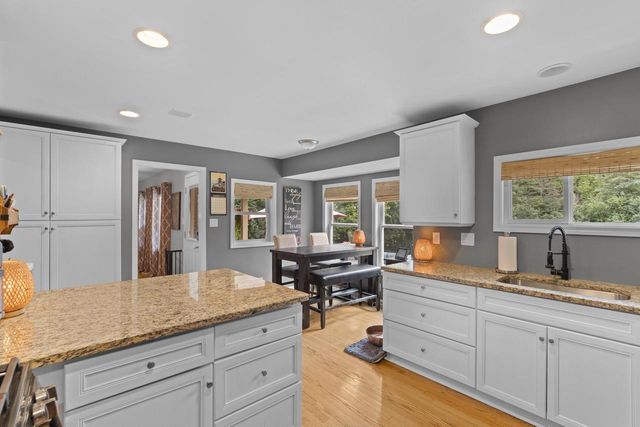 11456 N Solar AVENUE, Mequon, WI 53097