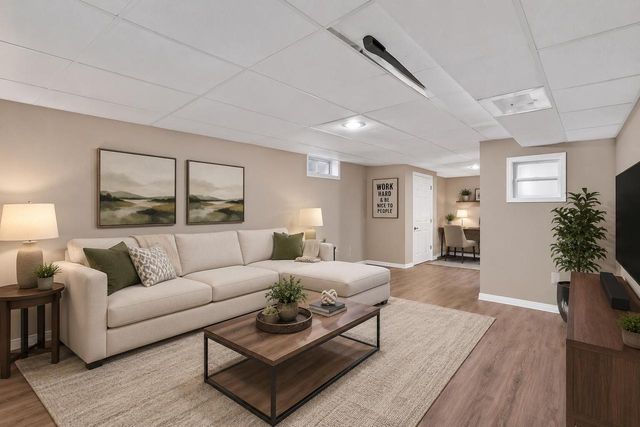 11456 N Solar AVENUE, Mequon, WI 53097