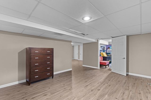 11456 N Solar AVENUE, Mequon, WI 53097