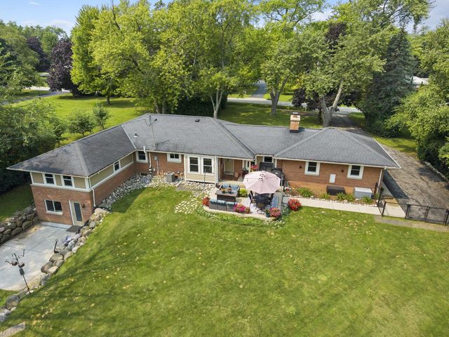 11456 N Solar AVENUE, Mequon, WI 53097