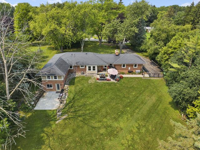 11456 N Solar AVENUE, Mequon, WI 53097