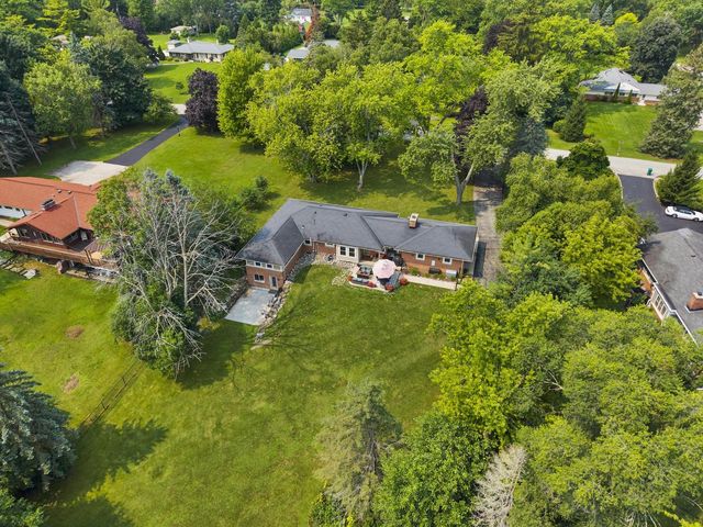 11456 N Solar AVENUE, Mequon, WI 53097