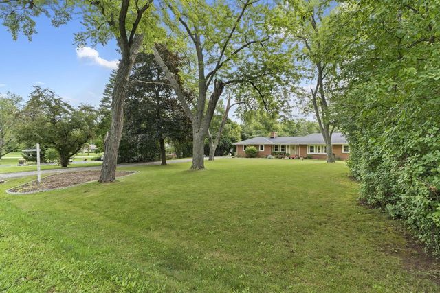 11456 N Solar AVENUE, Mequon, WI 53097
