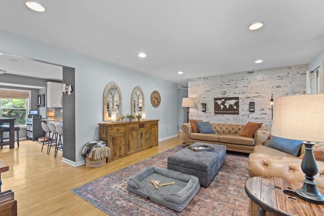 11456 N Solar AVENUE, Mequon, WI 53097