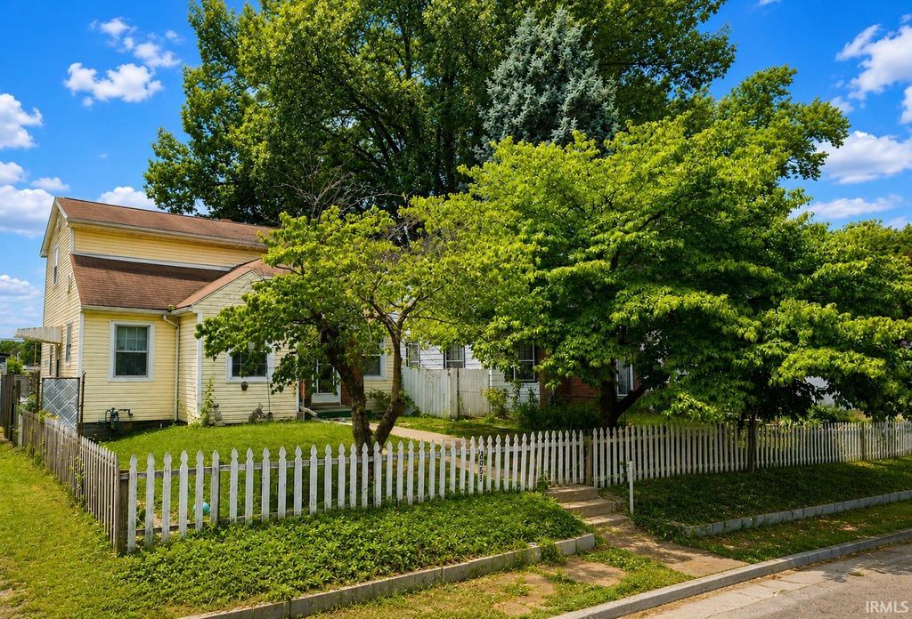 1061 Waggoner Avenue, Evansville, IN 47714