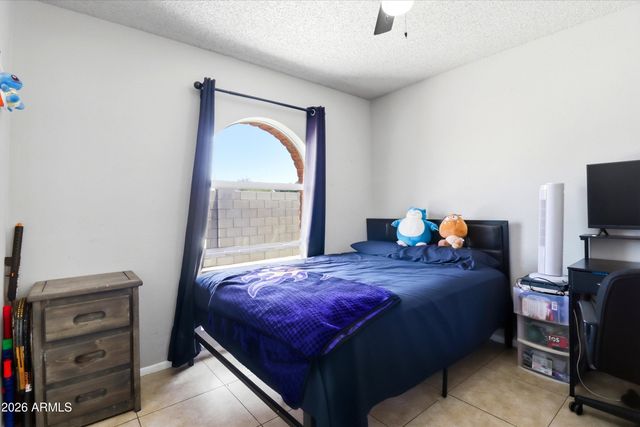 4601 W GOLDEN Lane, Glendale, AZ 85302