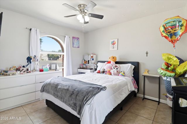 4601 W GOLDEN Lane, Glendale, AZ 85302