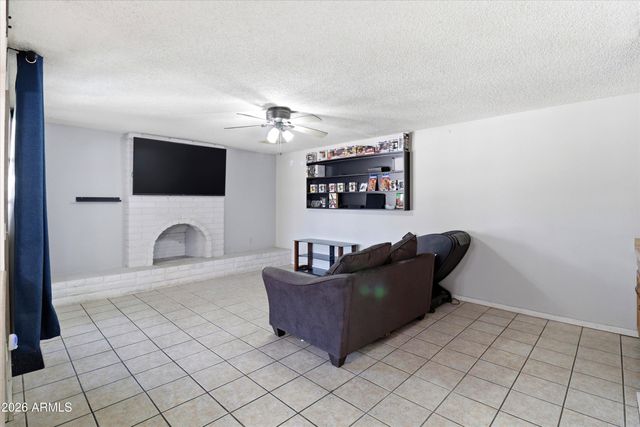 4601 W GOLDEN Lane, Glendale, AZ 85302