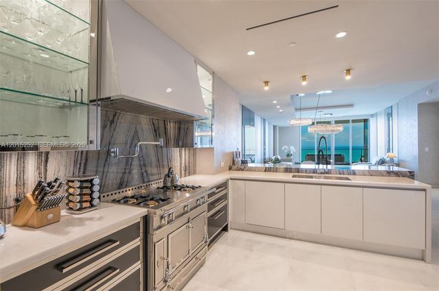 17901 Collins Ave 3103, Sunny Isles Beach, FL 33160