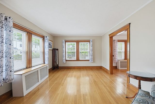 86 Hawthorne St, Boston, MA 02131