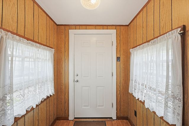 86 Hawthorne St, Boston, MA 02131