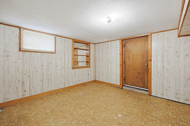 86 Hawthorne St, Boston, MA 02131