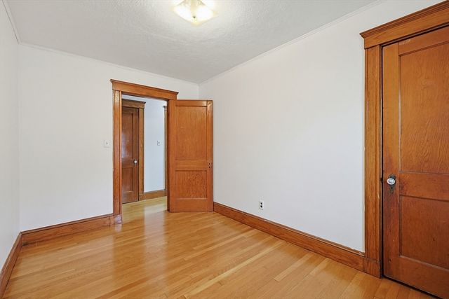 86 Hawthorne St, Boston, MA 02131