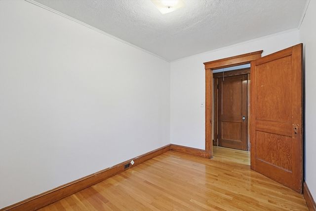 86 Hawthorne St, Boston, MA 02131