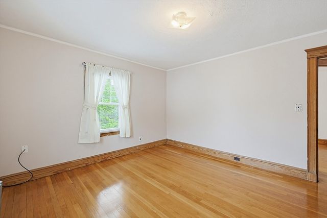 86 Hawthorne St, Boston, MA 02131