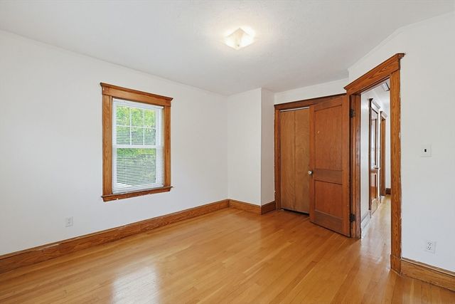 86 Hawthorne St, Boston, MA 02131
