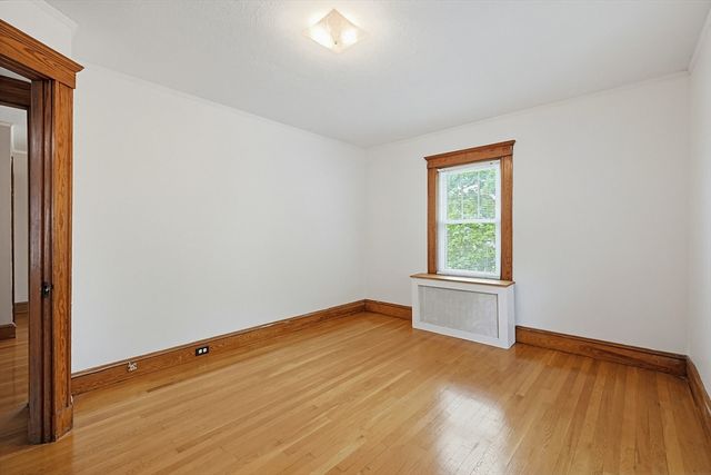 86 Hawthorne St, Boston, MA 02131