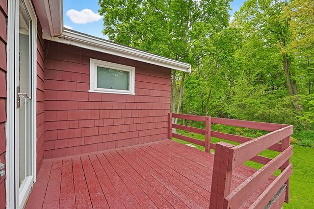 86 Hawthorne St, Boston, MA 02131