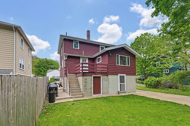 86 Hawthorne St, Boston, MA 02131
