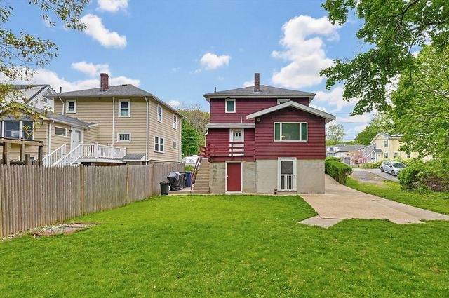 86 Hawthorne St, Boston, MA 02131