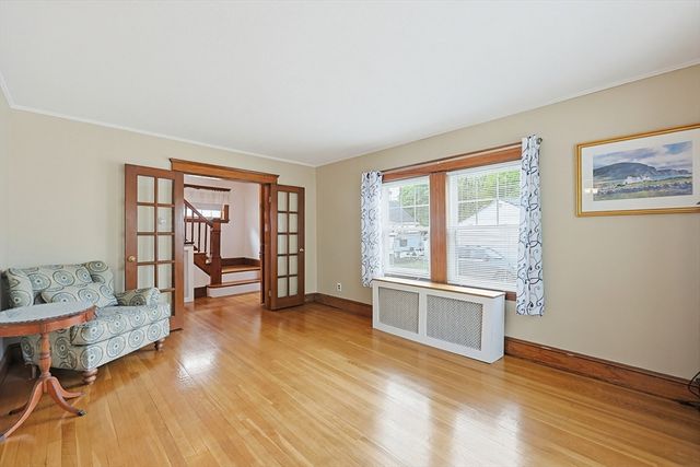 86 Hawthorne St, Boston, MA 02131