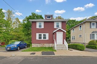 86 Hawthorne St, Boston, MA 02131