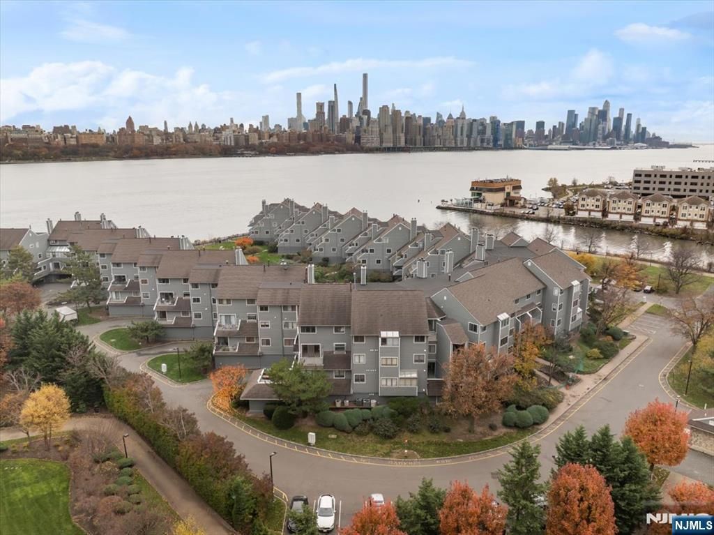 9B Cove Lane, North Bergen, NJ 07047