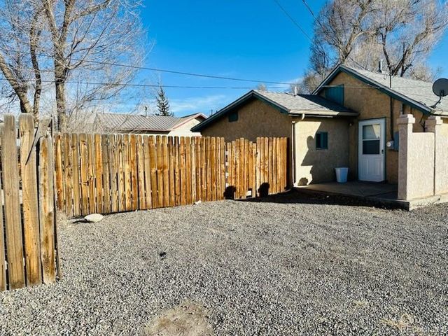 131 10th St, Alamosa, CO 81101