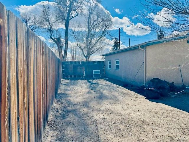 131 10th St, Alamosa, CO 81101