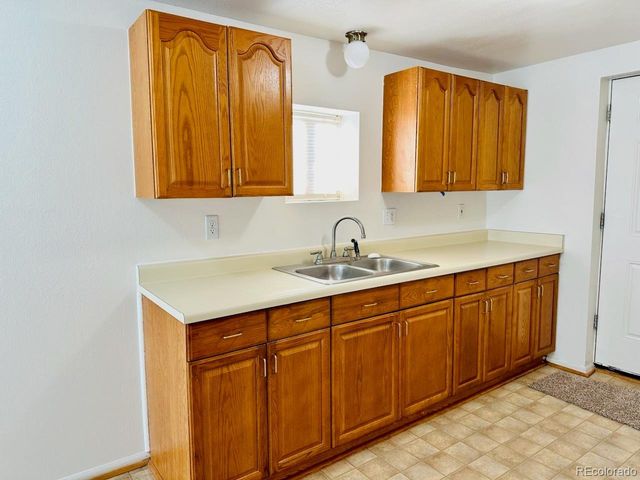 131 10th St, Alamosa, CO 81101