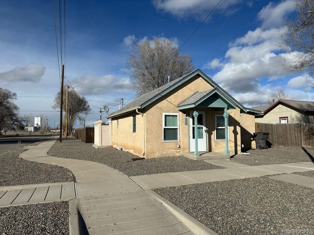 131 10th St, Alamosa, CO 81101