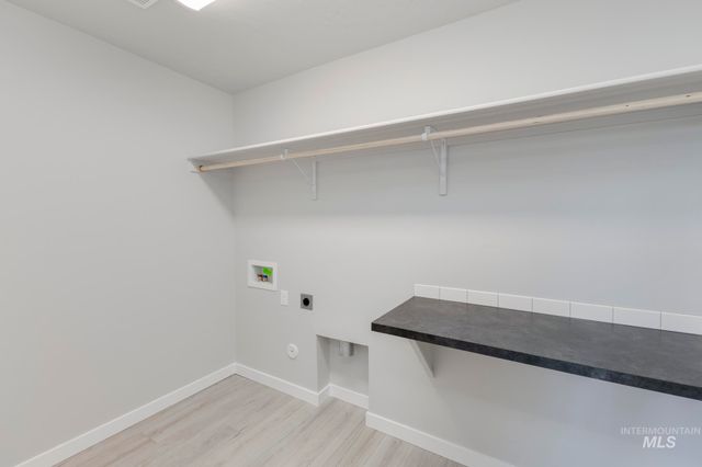 1071 Woods Bog Ave, Middleton, ID 83644