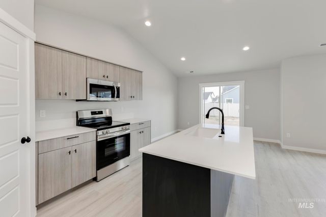 1071 Woods Bog Ave, Middleton, ID 83644