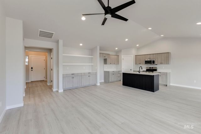 1071 Woods Bog Ave, Middleton, ID 83644