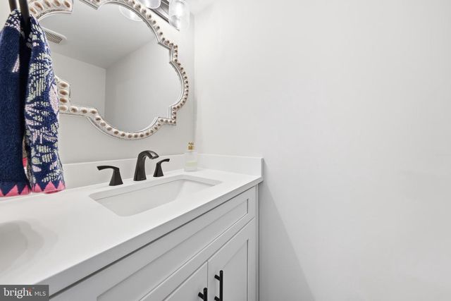 262 GRISSCOM CT, Marlton, NJ 08053